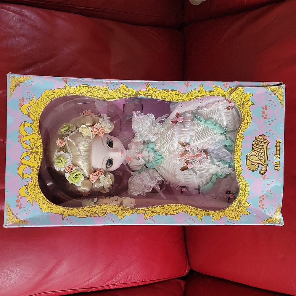 Pulling Jun Planning Collector Doll